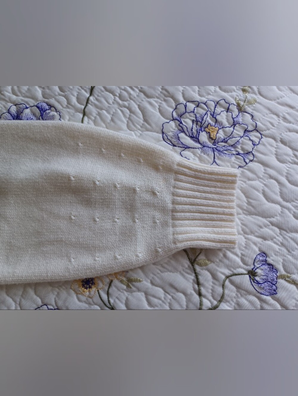 Talbots Women’s Cream Ruffled Yoke Sweater size L - Picture 13 of 15